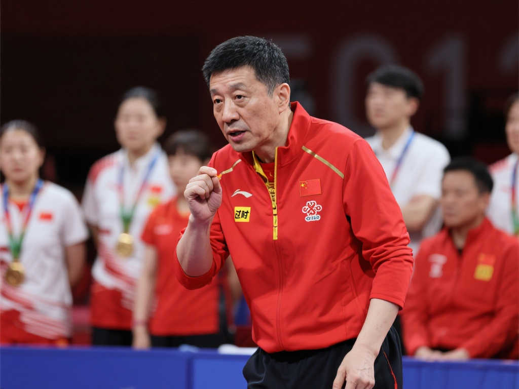 光鎖定在他
